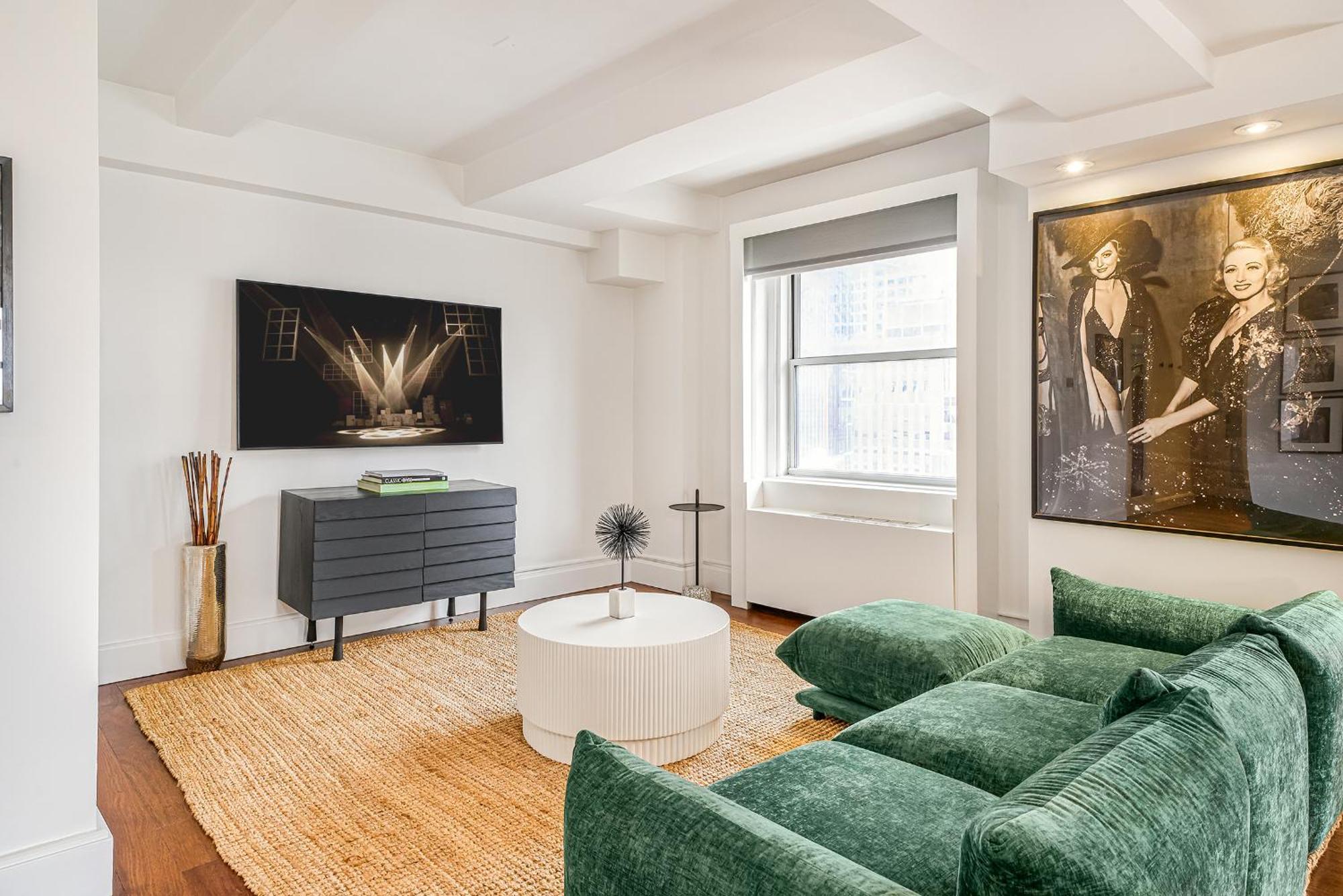Paramount Times Square Hotel 4*