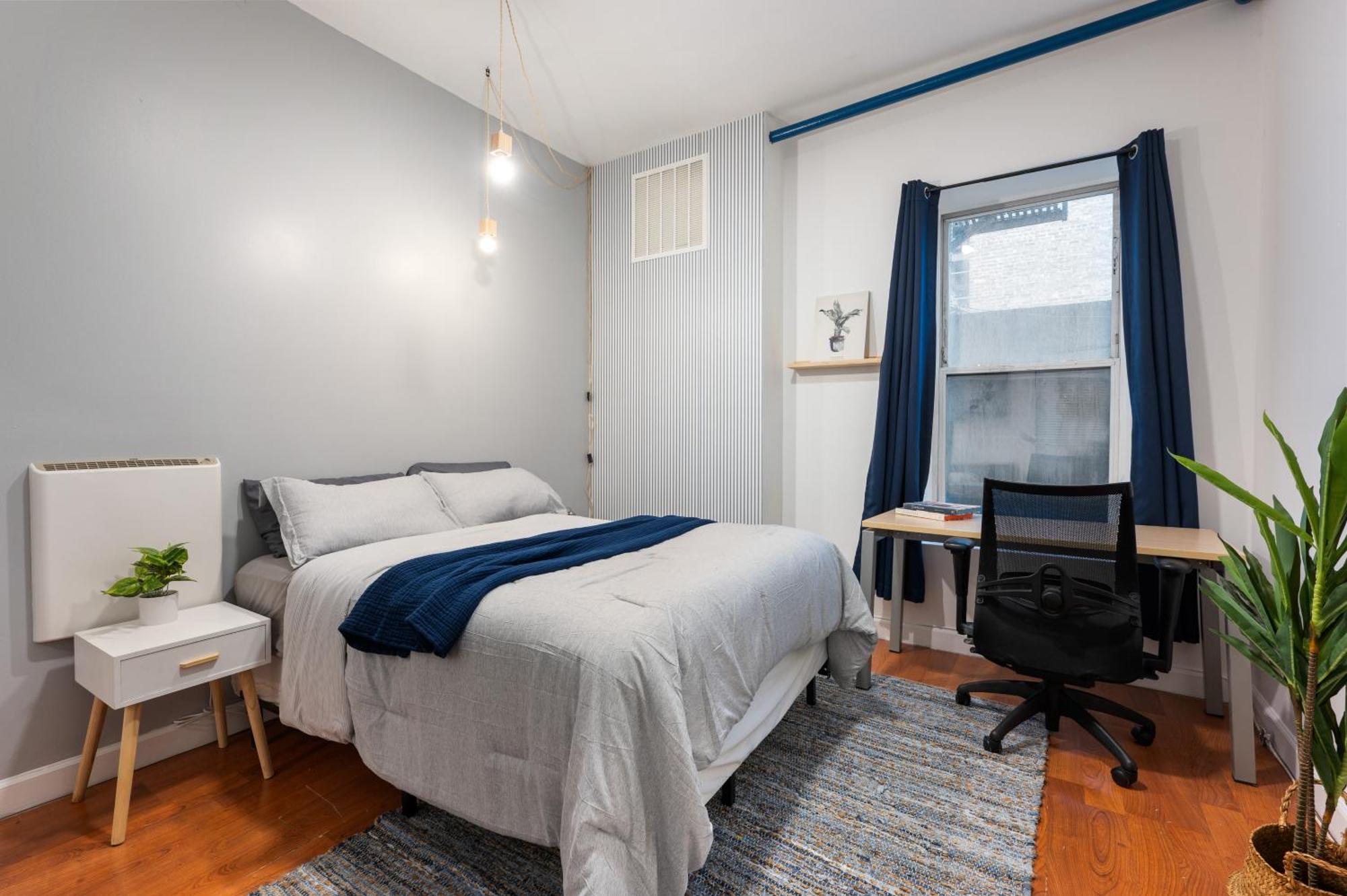4 Bedroom 1 Bathroom Hudson Yard Apartment *