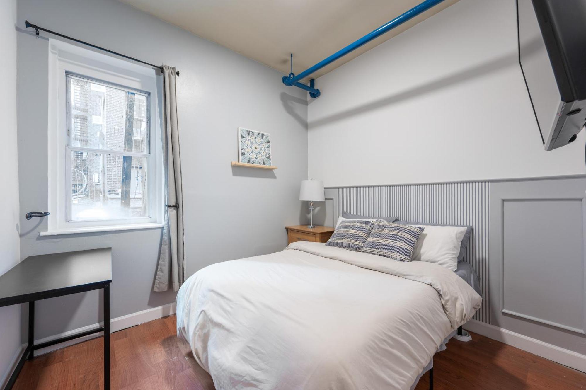 4 Bedroom 1 Bathroom Hudson Yard Apartment *