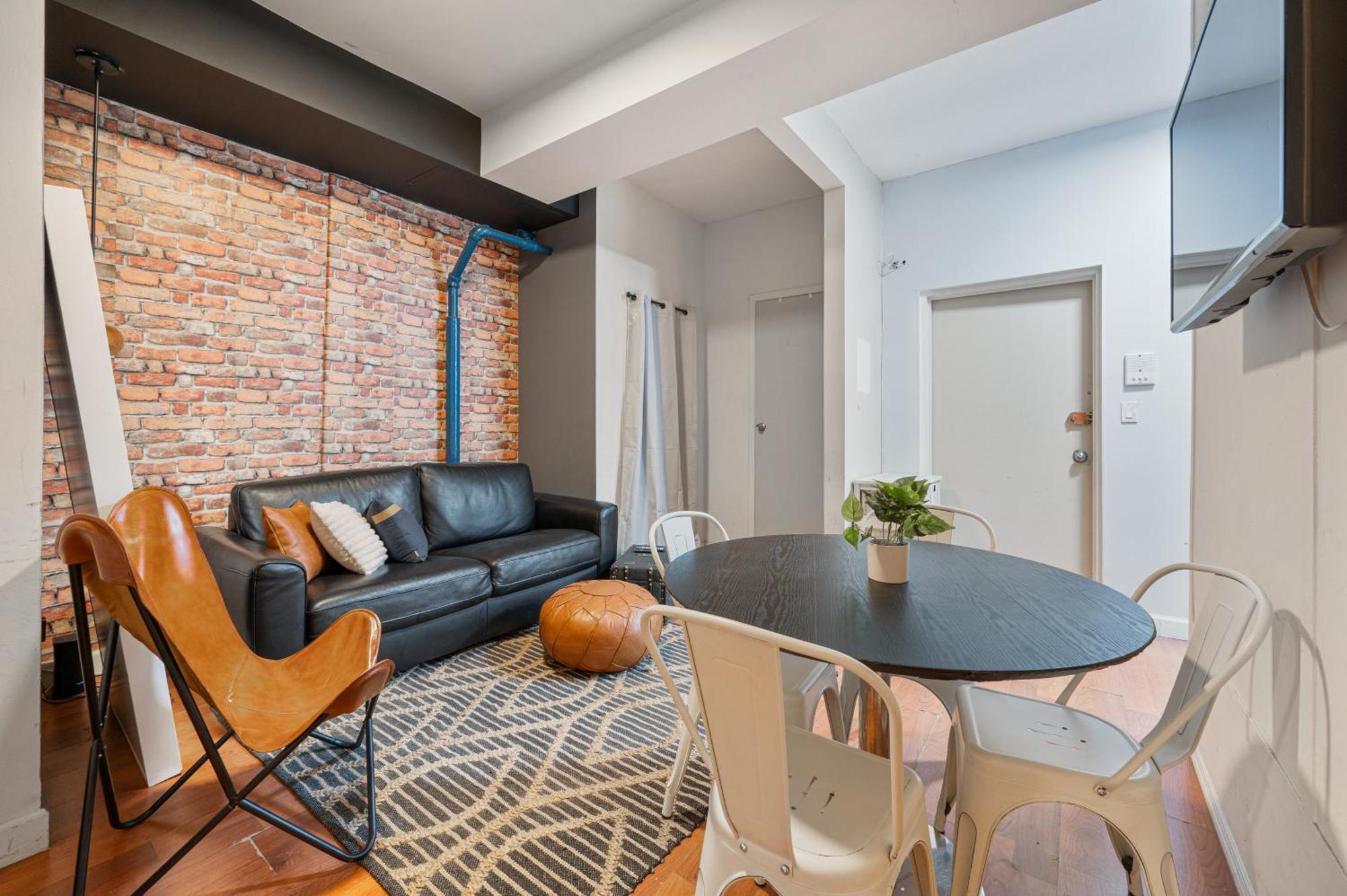 4 Bedroom 1 Bathroom Hudson Yard Apartment *