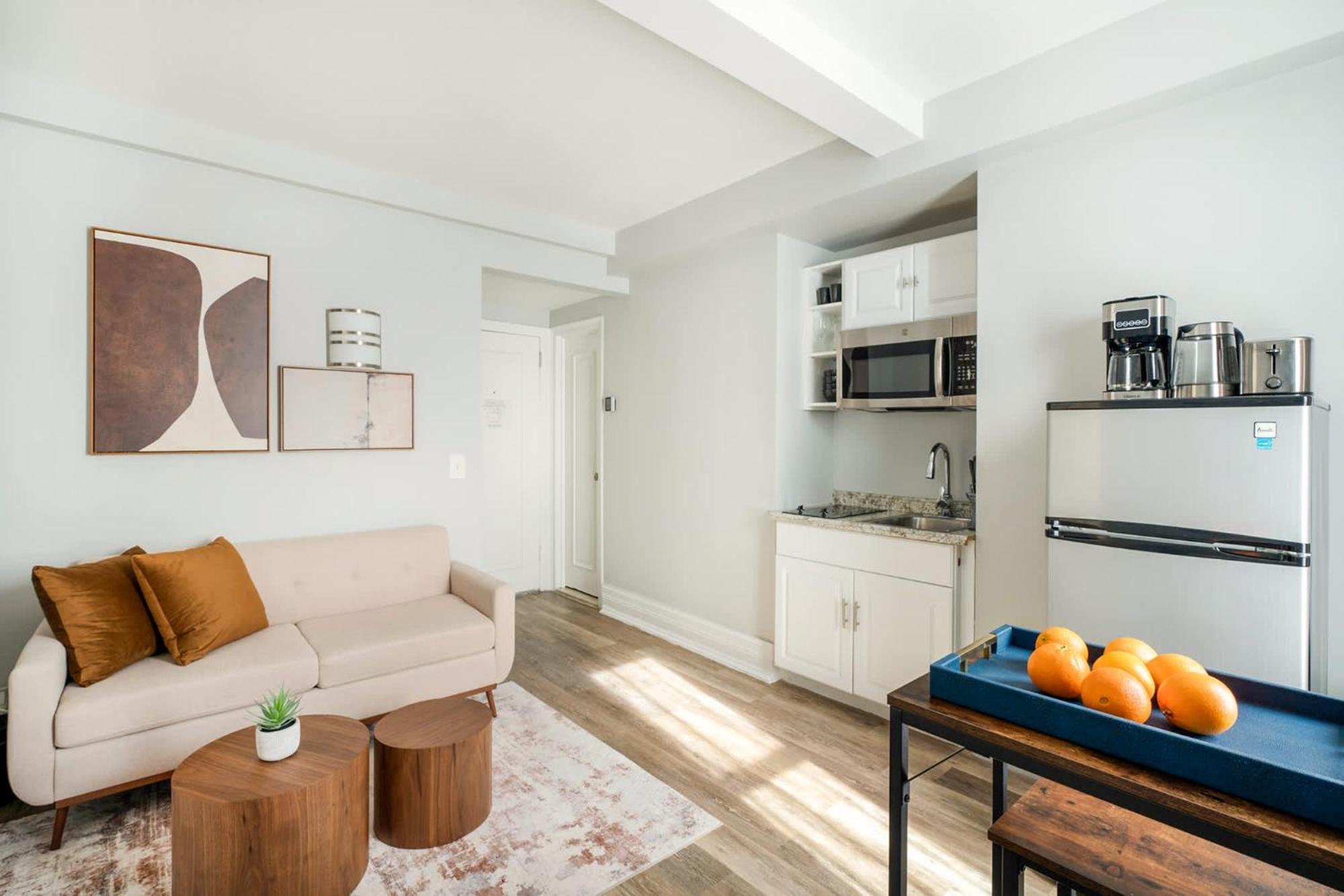 73-608 New 1br 1bth Uws Doorman Gym Apartment New York