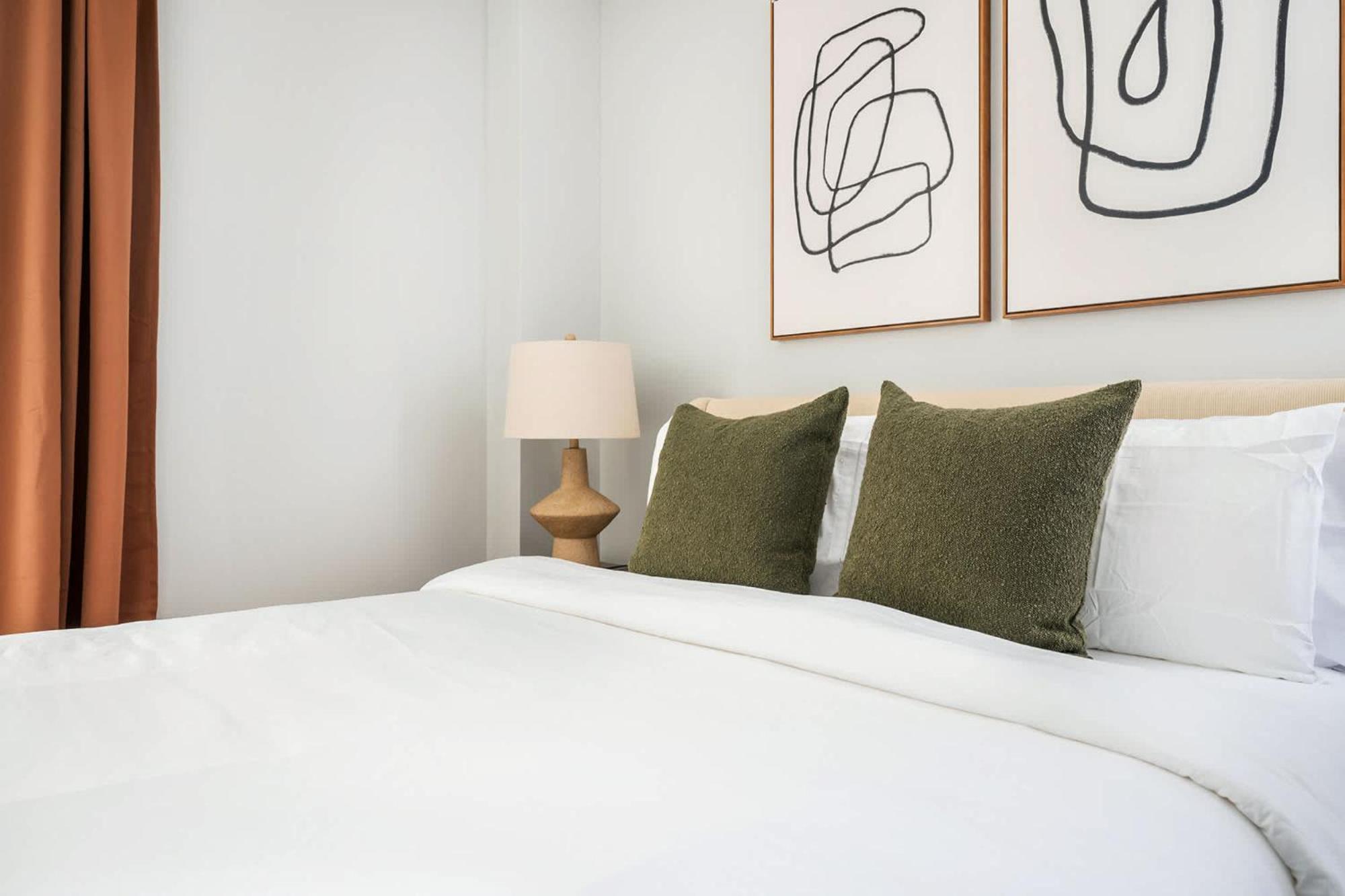 73-806 New 1br 1bth Uws Doorman Gym Apartment New York