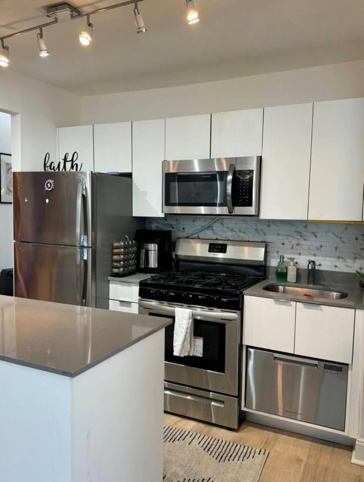 Apartment New Modern 2br W Fireplace & Fitness Lounge, Live Comfortably In East Harlem *