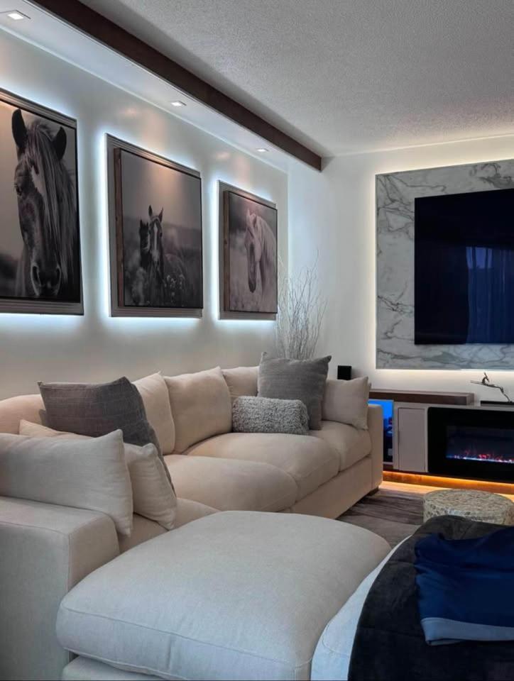 New Modern 2br W Fireplace & Fitness Lounge, Live Comfortably In East Harlem *