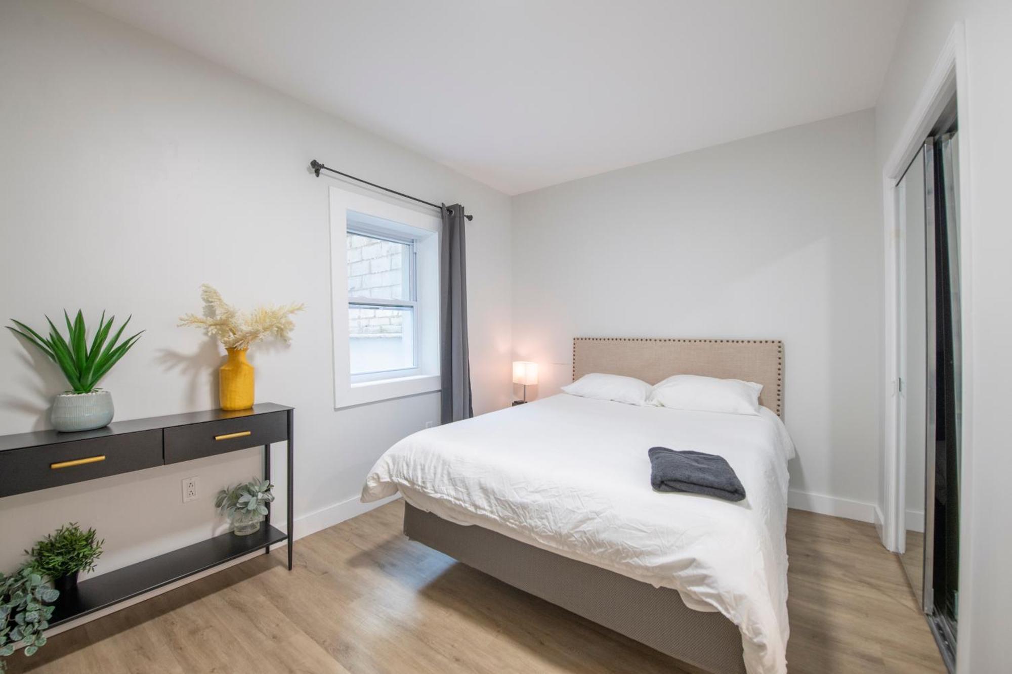Apartment Sophisticated 4 Bedroom Duplex In The Heart Of Midtown *