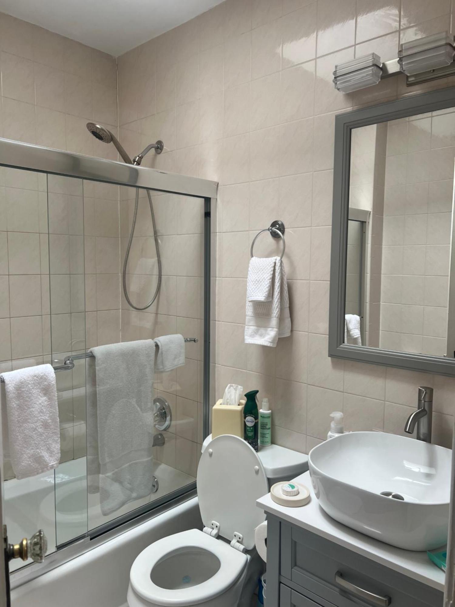 Comfort Stay In Brooklyn - Shared With A Host House Spaces