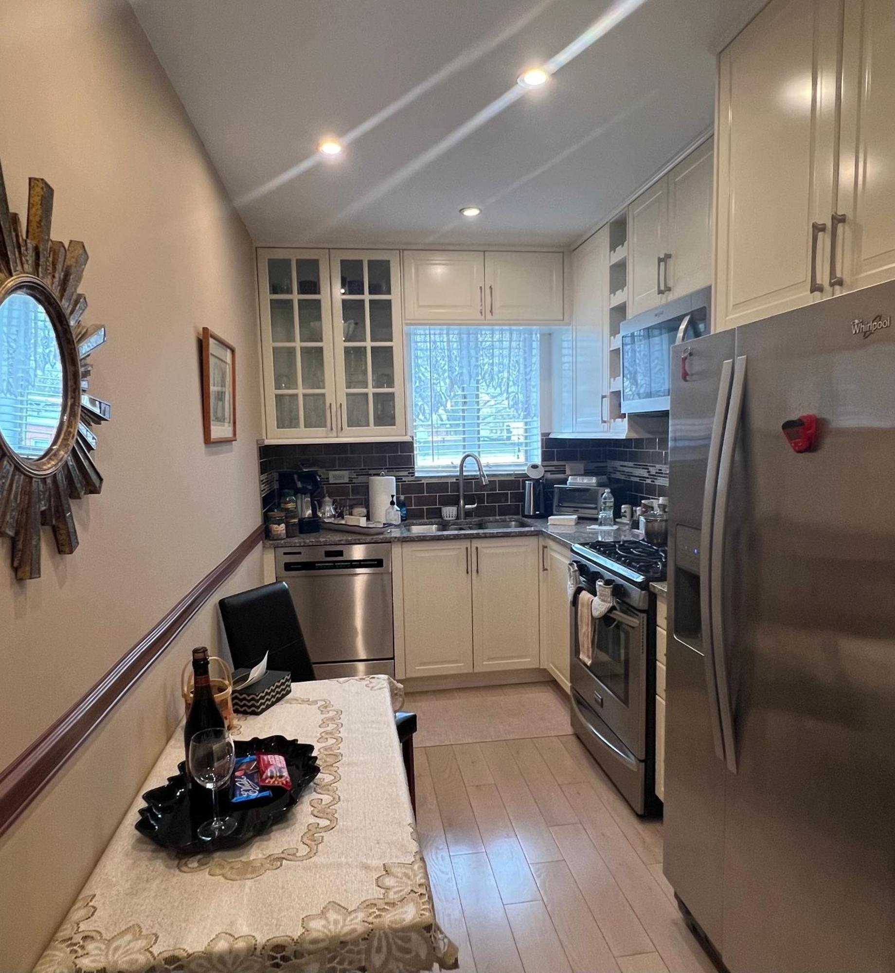 Homestay Comfort Stay In Brooklyn - Shared With A Host House Spaces *