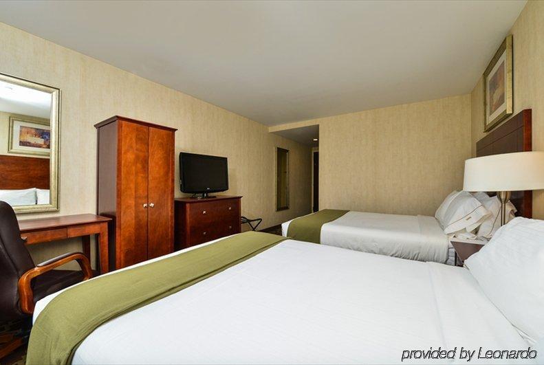 Holiday Express Staten Island West, An Ihg 3*