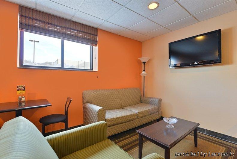 Holiday Express Staten Island West, An Ihg Hotel