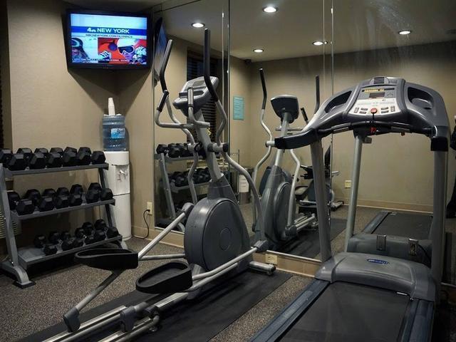 Holiday Express Staten Island West, An Ihg 3* New York