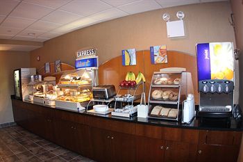 Holiday Express Staten Island West, An Ihg 3* New York