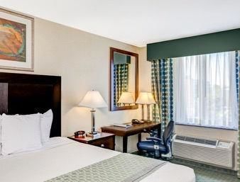 Hillcrest Near Jfk Airtrain Hotel New York