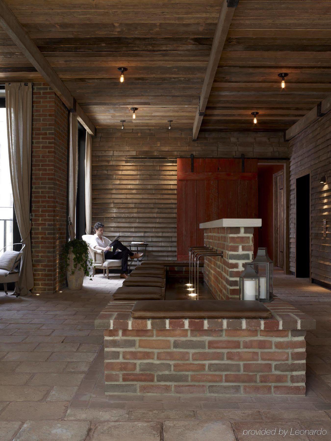 Refinery - Hotel 5*