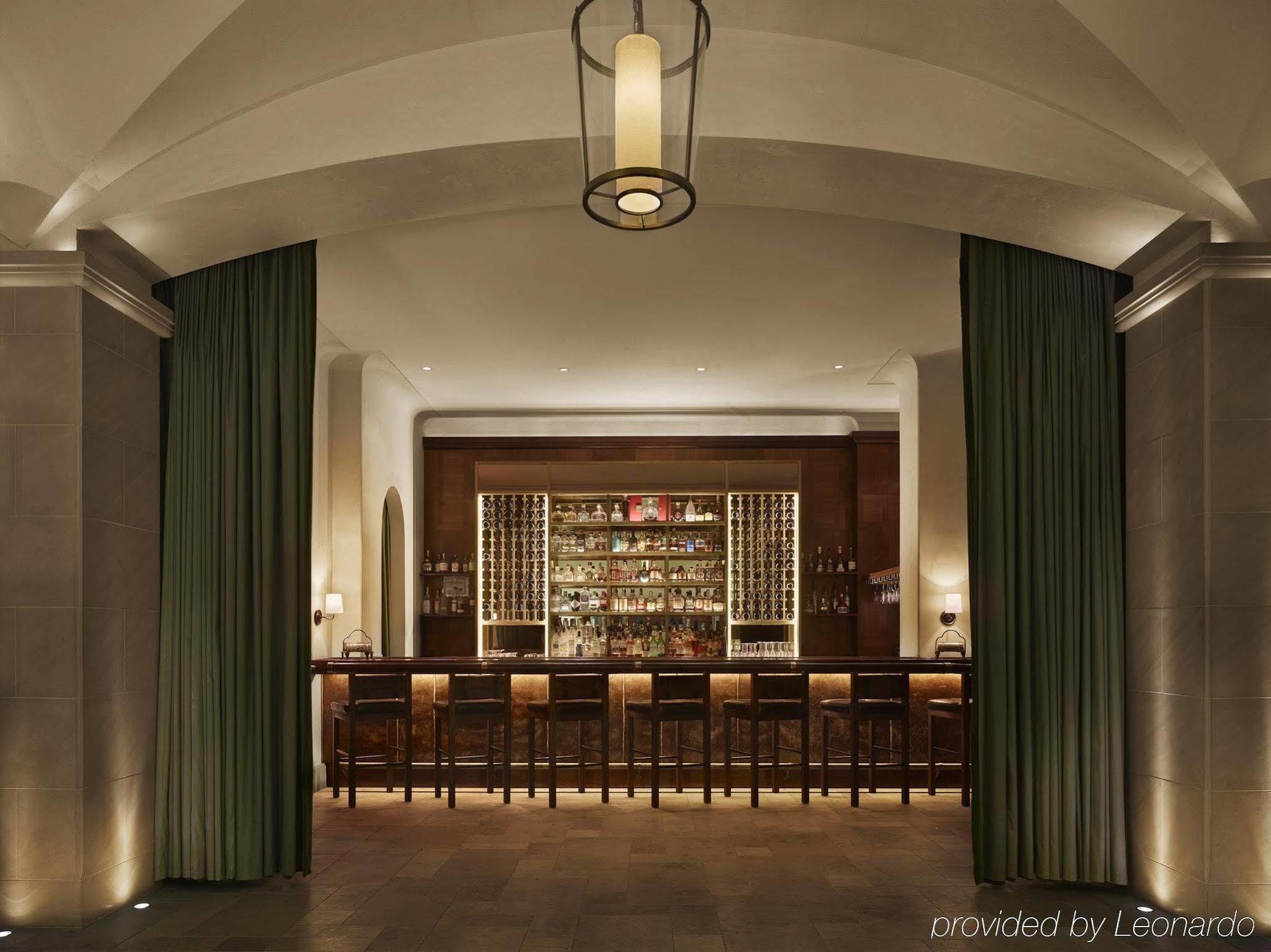 Hotel Refinery -