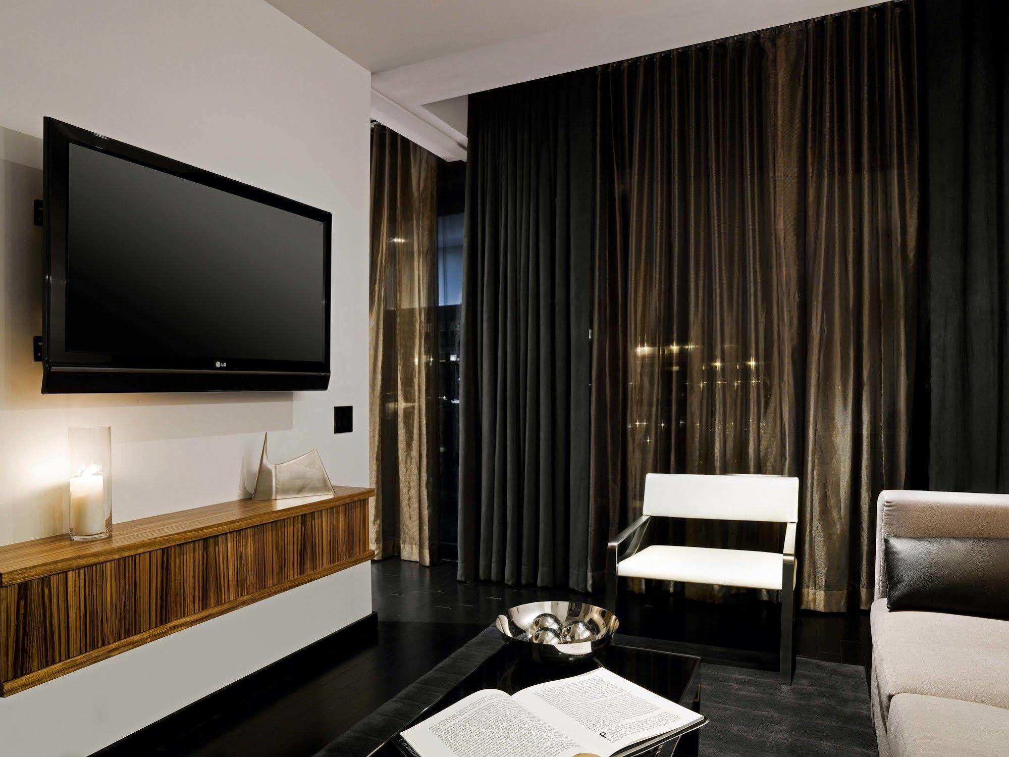 Sixty Les Hotel