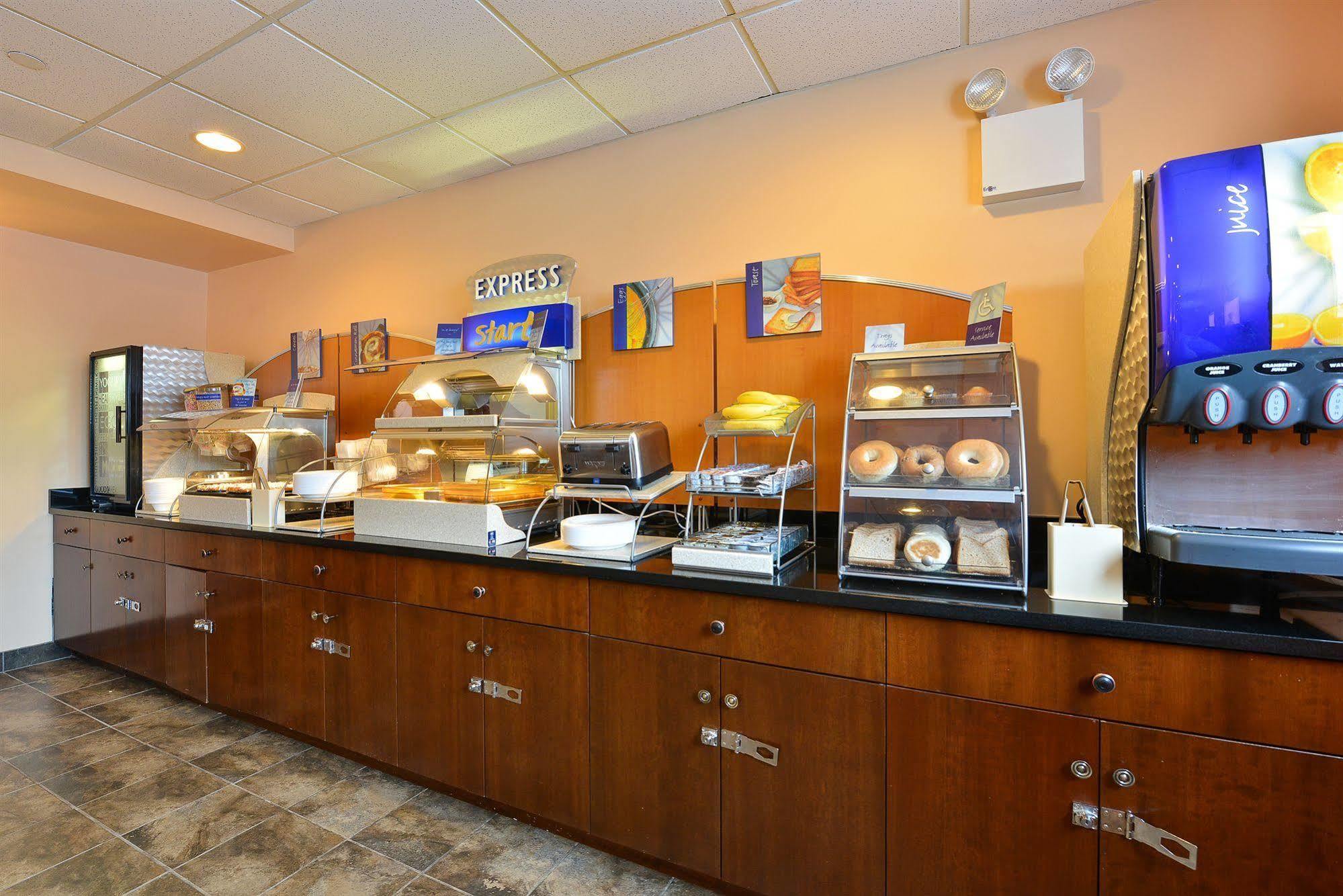 Hotel Holiday Express Staten Island West, An Ihg New York