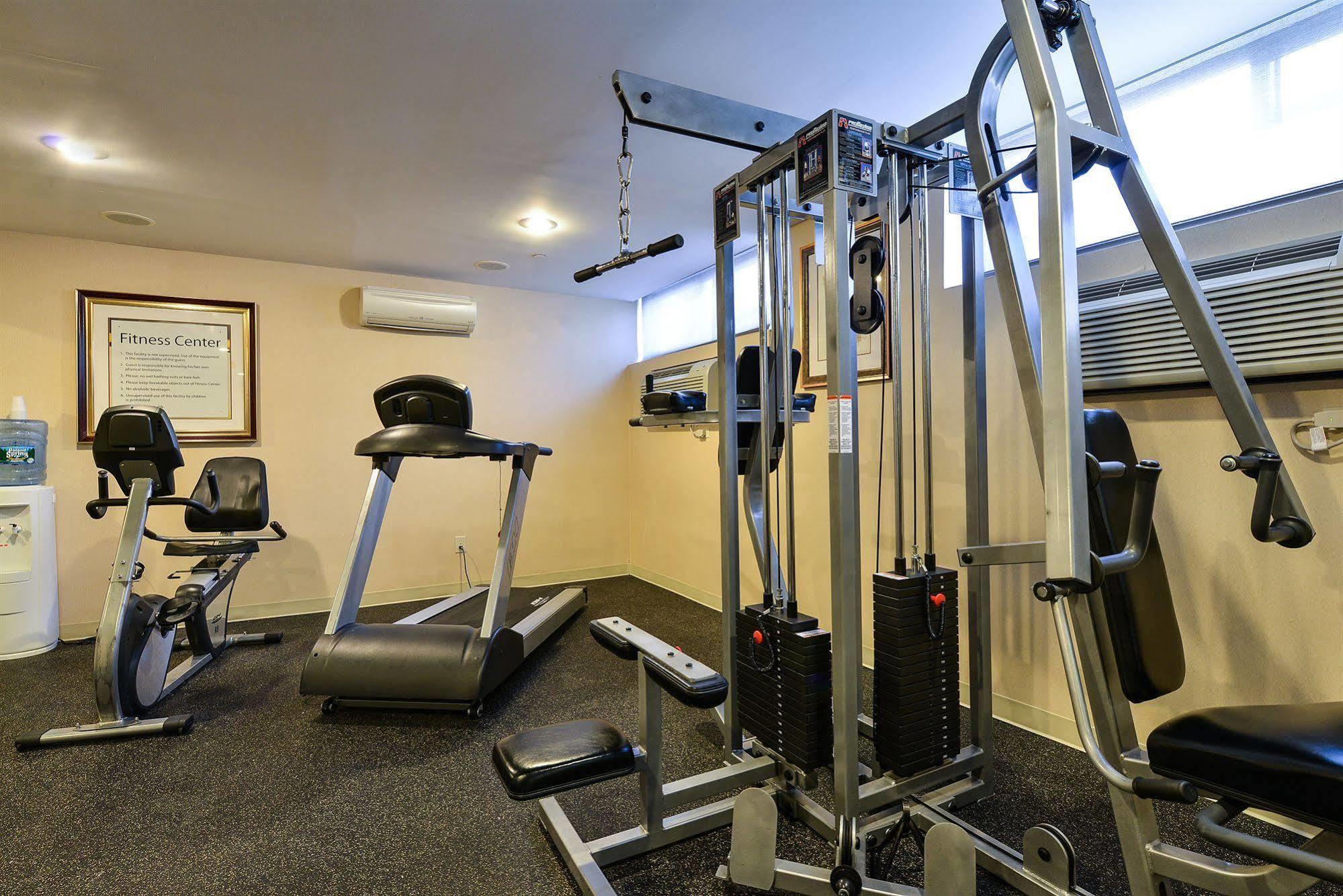 Hotel Holiday Express Staten Island West, An Ihg