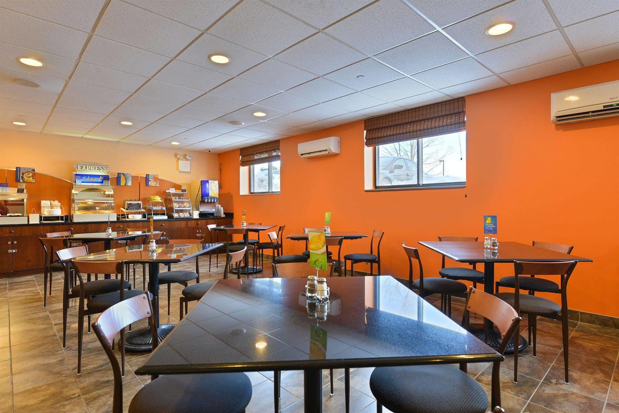 Holiday Express Staten Island West, An Ihg New York
