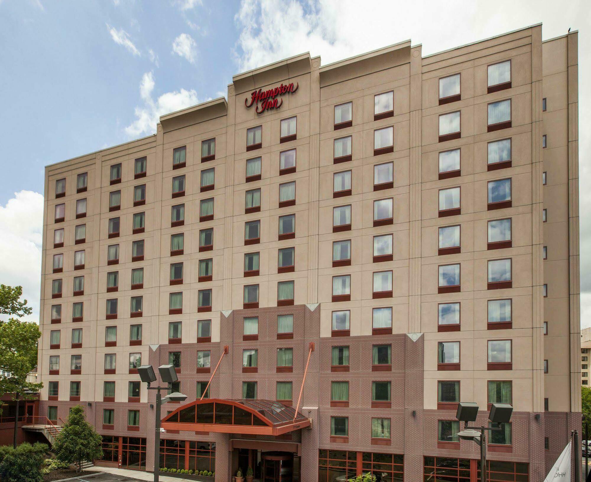 Hotel Hampton - Laguardia Airport 3*