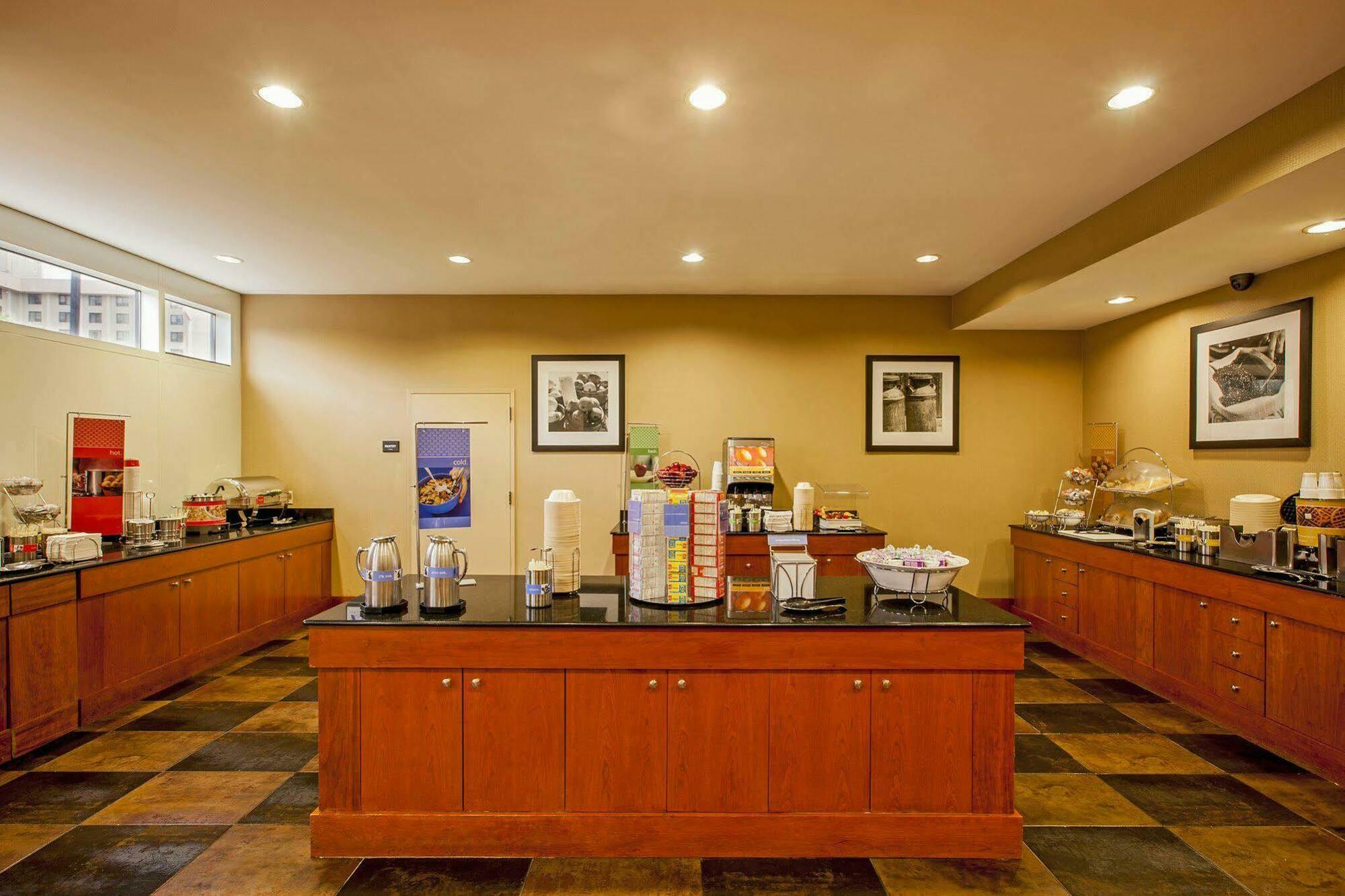 Hampton - Laguardia Airport 3* New York
