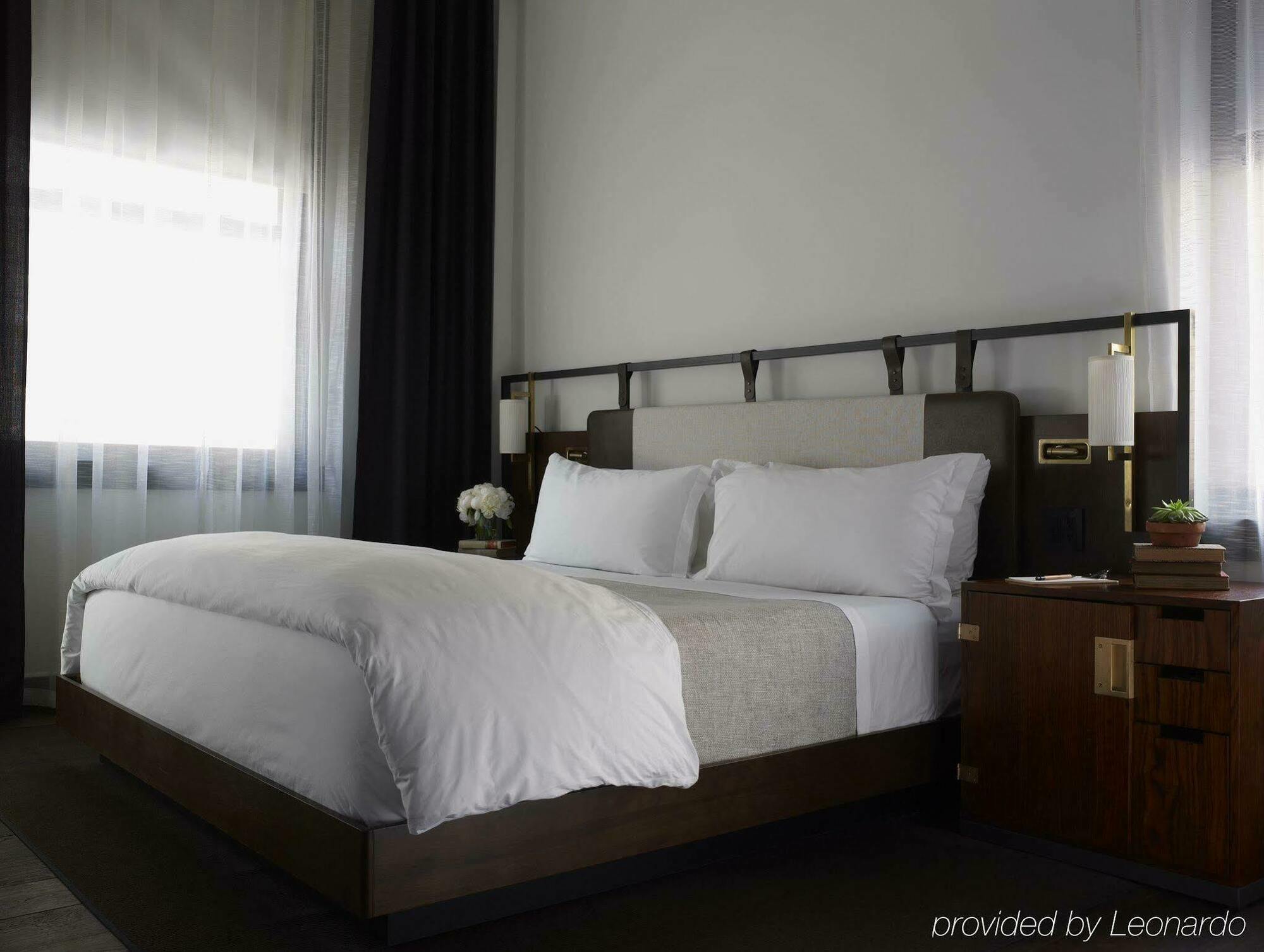 Refinery - Hotel