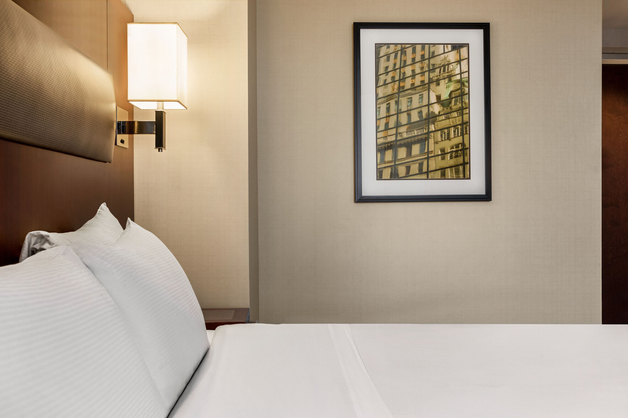 Doubletree By Hilton Downtown Hotel 4*