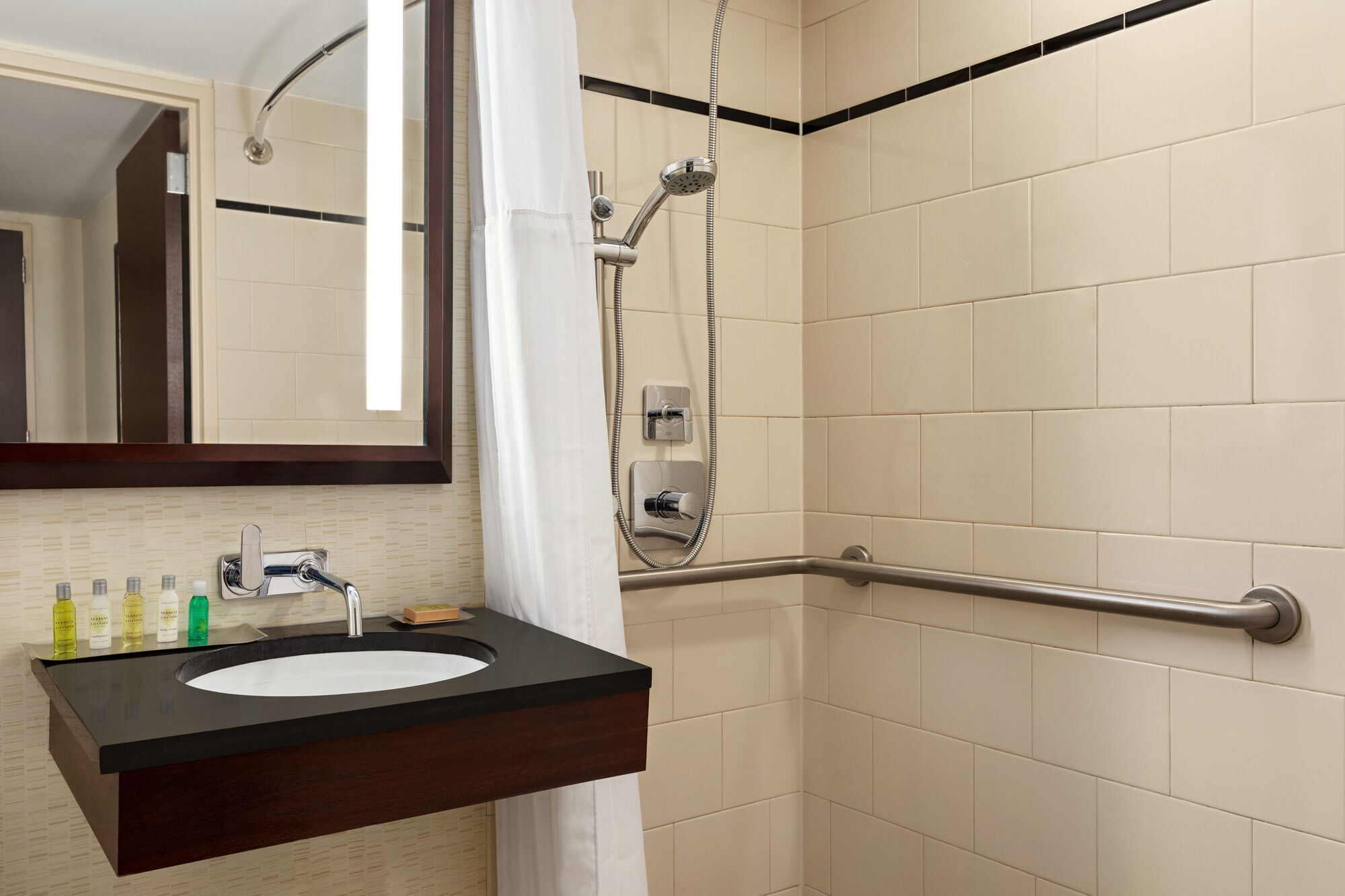Doubletree By Hilton Downtown Hotel