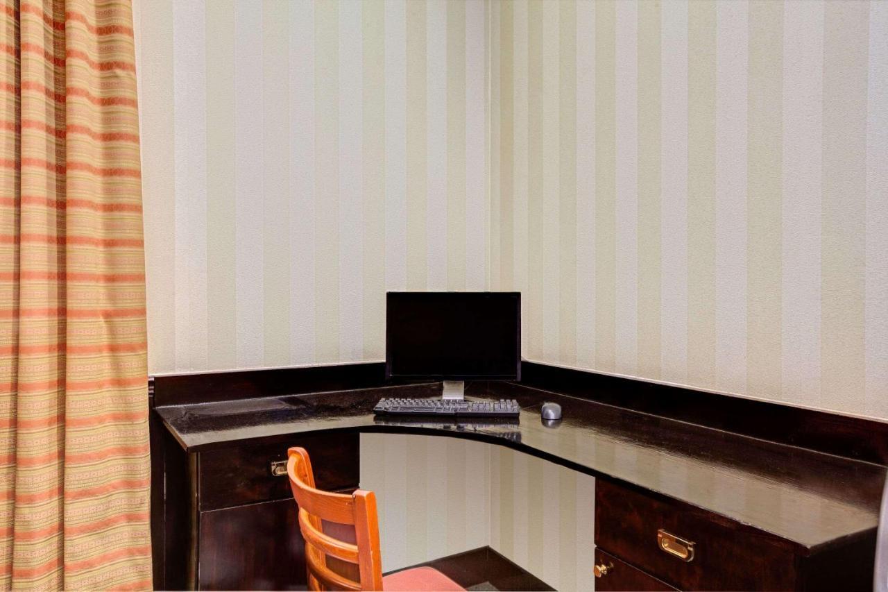 Hotel Hillcrest Near Jfk Airtrain New York